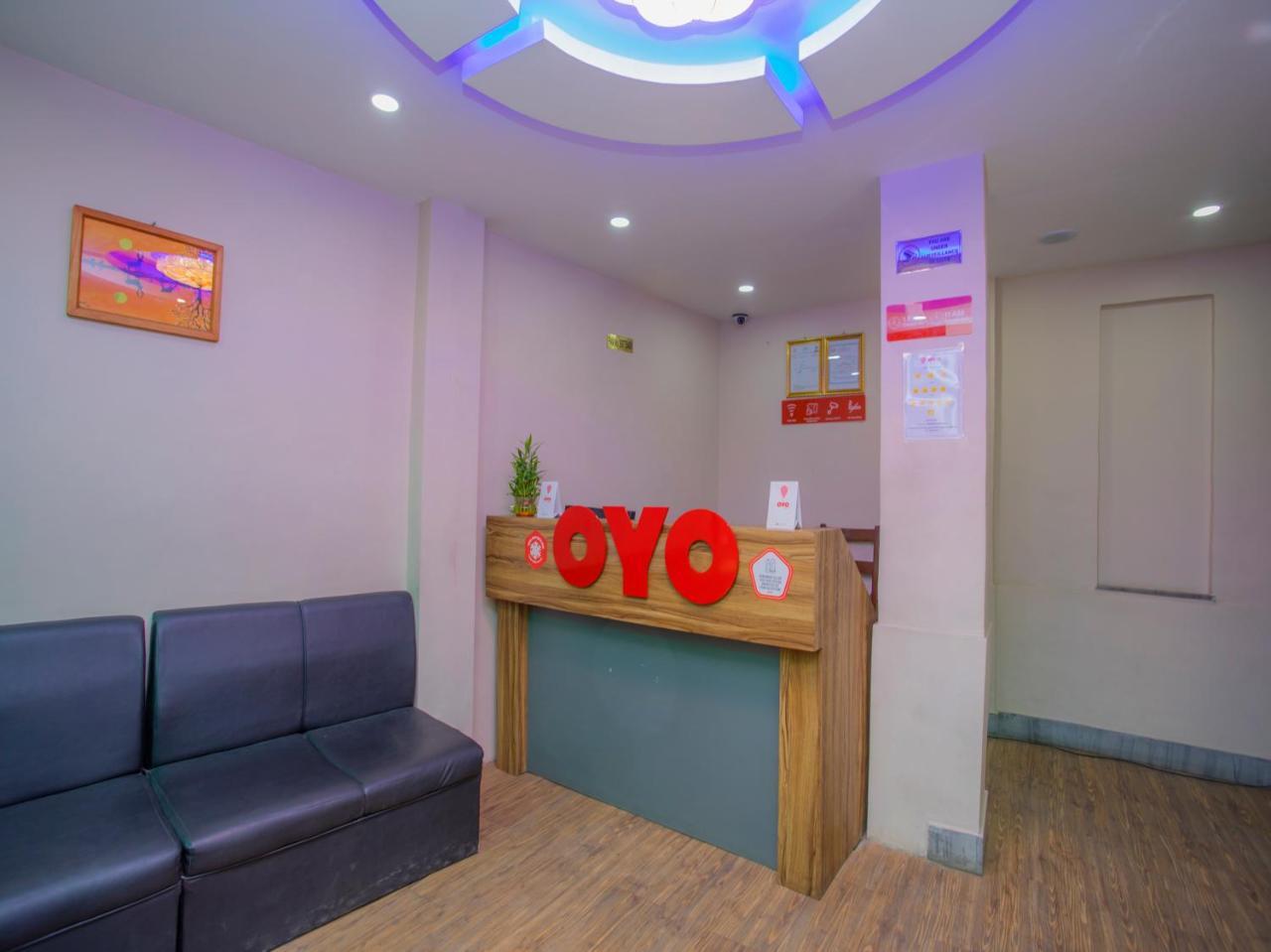 Oyo 146 Somewhere Hotel & Resturant กาฐมาณฑุ ภายนอก รูปภาพ
