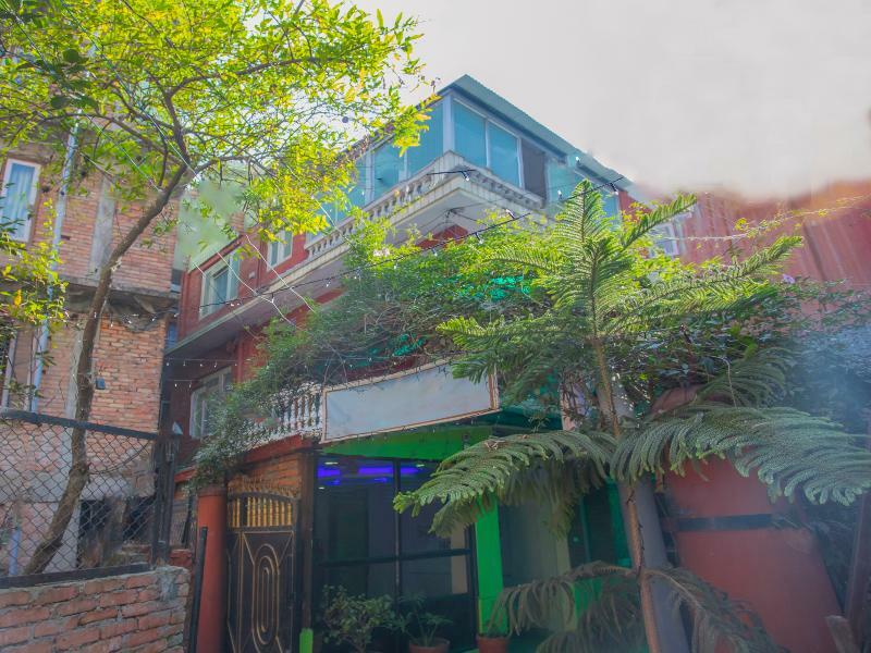 Oyo 146 Somewhere Hotel & Resturant กาฐมาณฑุ ภายนอก รูปภาพ